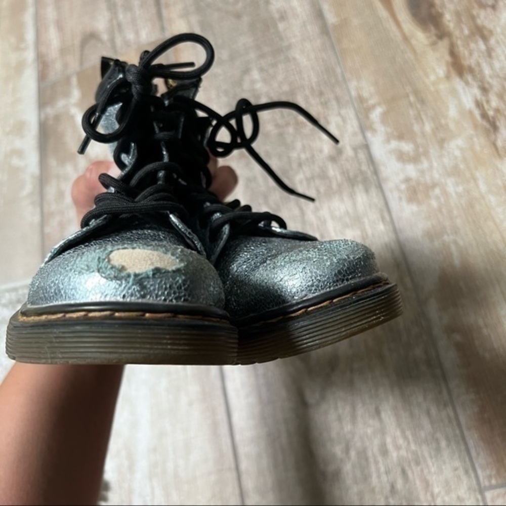 Dr. Martens | Delaney Lamper Foil Combat Boots - Picture 7 of 10